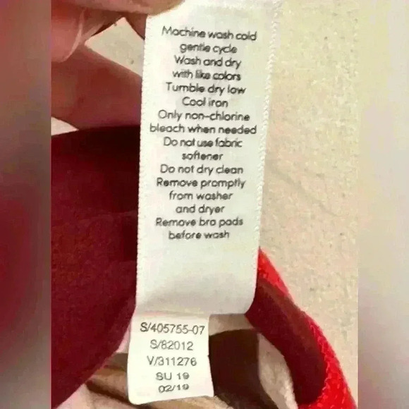 Athleta Two-Tone Red Bra Studio Light Impact A-C Strappy Back VGC Size M - Picture 6 of 10